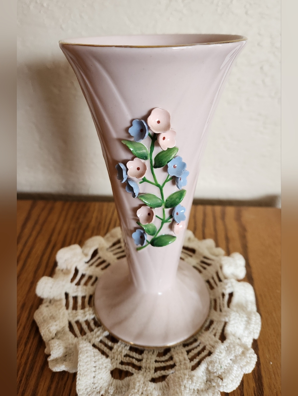 VINTAGE LEFTON PINK WITH GOLD TRIM HAND-PAINTED PORCELAIN VASE